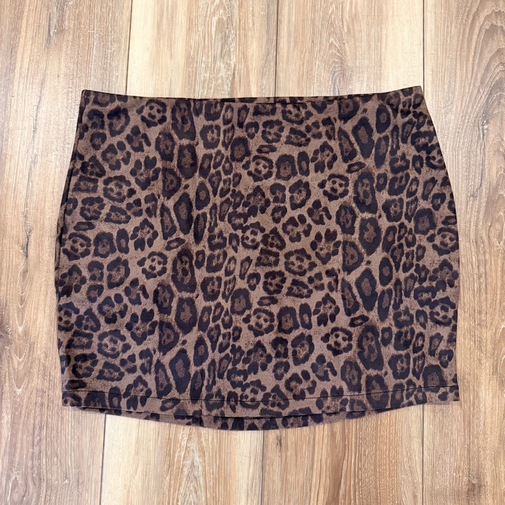 UTNISAN Leopard Print Mini Skirt Brown Stretch Velour Women’s L NWT